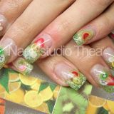 fruchtiges Nageldesign mit Kiwi´s und Erdbeeren